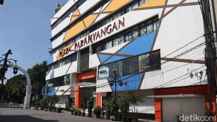 Salah satu pusat perbelanjaan di Kota Bandung tutup selama PPKM Darurat.