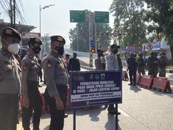 Suasana Penyekatan di Lenteng Agung Pagi Ini