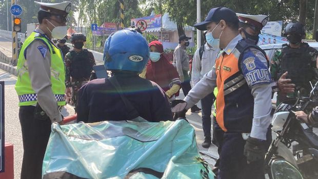 Sempat Dibuka, Jalan Lenteng Agung Kembali Ditutup Pagi Ini (Foto: Annisa/detikcom)
