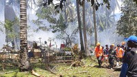 Total ada 29 orang yang ditemukan tewas akibat kecelakaan pesawat militer di Filipina Selatan. Sementara itu, masih ada 17 orang lainnya yang kini dinyatakan hilang usai insiden naas terjadi. Pencarian masih dilakukan hingga kini. Joint Task Force-Sulu via AP.