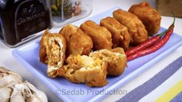 Meski jualannya di pinggir jalan, tapi masalah rasa tahu goreng isi kekinian di Tahu Isi Yay yang ada di Antasari bisa diadu dengan tahu goreng kekinian lainnya.  Foto: Instagram Official Shop