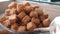 Salah satu pelopor tahu goreng krispi, semua menu gorengan tahu di Tahu Kriuk Yes memang tak pernah mengecewakan rasanya. Foto: Instagram Official Shop