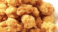Berbeda dari jajanan tahu goreng kekinian lainnya, di Tahu Hot Kriuk bentuk tahu lebih mirip seperti chicken popcorn yang renyah dan sedap. Foto: Instagram Official Shop