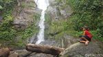 Foto: Air Terjun di Mamasa yang Cantik tapi Tersembunyi