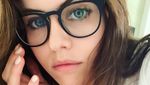 10 Potret Alexandra Daddario, Bintang Baywatch yang Doyan Bekam