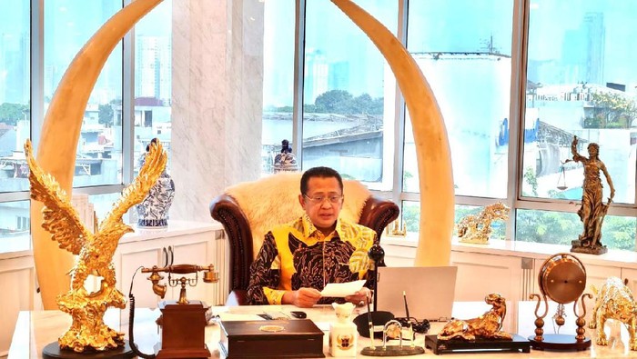 MPR RI bersama pakar akademisi dari berbagai disiplin ilmu, termasuk lembaga dan kementerian negara, sedang menyelesaikan draf atau rancangan Pokok-Pokok Haluan Negara (PPHN) berikut naskah akademiknya. Menurut Ketua MPR Bambang Soesatyo, rancangan PPHN itu ditargetkan selesai pada akhir tahun 2021.