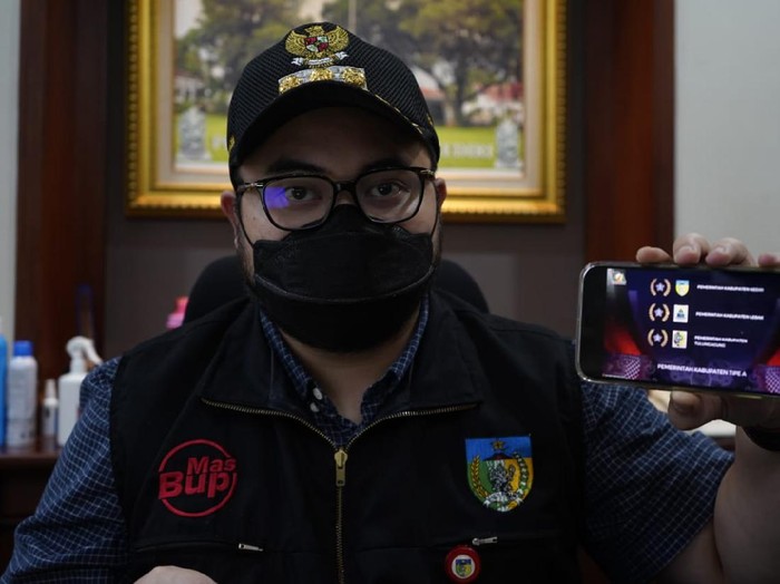Pemkab Kediri menorehkan prestasi di tengah pandemi COVID-19. Dalam BKN Award, Pemkab Kediri meraih penghargaan kategori perencanaan kebutuhan, pelayanan pengadaan, kepangkatan dan pensiun.