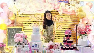 Cantiknya Natasha Wilona Saat Dapat Kue Ultah dan Belajar Bikin Bakpia