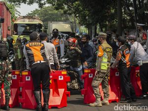 Suasana Penyekatan di Daan Mogot Pagi Ini: Water Cannon Diterjunkan