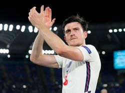 Duh! Ayah Harry Maguire Terinjak-injak Suporter Inggris di Wembley