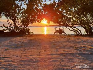 Pantai Tanjung Pendam Belitung: Daya Tarik, Fasilitas, hingga Tarif Masuk