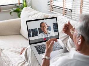 Terinfeksi Omicron-COVID-19? Ini Cara Akses Telemedicine-Obat Gratis Kemenkes