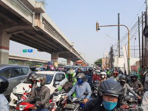 Senin Pertama PPKM Darurat: Duh, Titik Penyekatan Sebabkan Macet Panjang