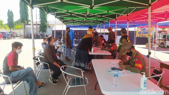 Masyarakat didenda karena melanggar prokes