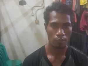 Sadis! Suami di Riau Bacok Istri hingga Tewas karena Minta Cerai