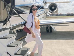 7 Foto Liburan Mewah Naik Jet Pribadi ala Momo Geisha, Dinyinyirin Netizen