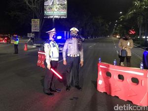 Tekan Mobilitas Warga, 15 Jalan di Pekanbaru Disekat Mulai Pukul 22.00 WIB