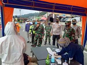 Penyekatan PPKM Darurat di Magetan, 2 Pengendara Positif Swab Antigen