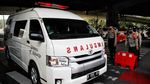 Polisi Bersenjata Jaga PPKM di Cempaka Mas