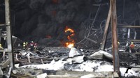 Letnan Jenderal Ampon Buarubporn mengatakan, masyarakat telah diperintahkan untuk menjauh dari radius setidaknya 500 meter di sekitar lokasi ledakan.