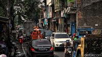 Direktur Jenderal Bina Administrasi Kewilayahan Kementerian Dalam Negeri (Kemendagri) Syafrizal ZA mengatakan, karyawan yang dipaksa masuk kerja di kantor saat PPKM darurat bisa melapor kepada Satgas Penanganan COVID-19.