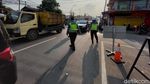 PPKM Darurat Sekat Kendaraan di GT Padalarang
