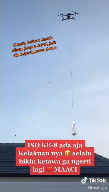 So Sweet! Pria Kirim Makanan untuk Kekasih pakai Drone Diiringi Lagu