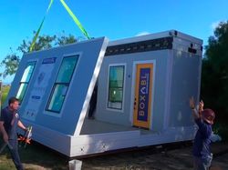 Kontras! Rumah Mewah yang Dijual Elon Musk dan Kontrakannya Kini