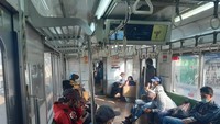 Jumlah penumpang pun terus bertambah seiring dengan perjalanan kereta menuju Jakarta.  Foto: Achmad Dwi Afriyadi-detikcom
