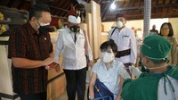 Hadir Wakil Ketua Komisi IX DPR Charles Honoris, menyebut menggandeng para tokoh agama dan rumah-rumah ibadah sangat efektif mempercepat program vaksinasi COVID-19