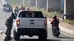 TNI Dilibatkan Jaga Pos Penyekatan PPKM di Kalimalang