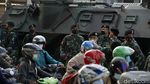 TNI Dilibatkan Jaga Pos Penyekatan PPKM di Kalimalang