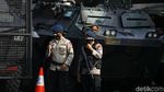TNI Dilibatkan Jaga Pos Penyekatan PPKM di Kalimalang