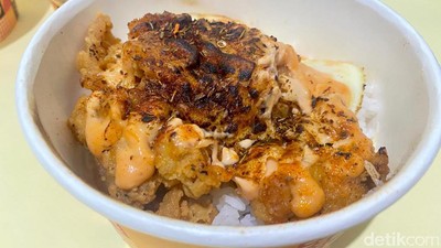 Mantul! Truffle Chicken Rice dengan Siraman Saus Jamur, Keju, dan Mentai