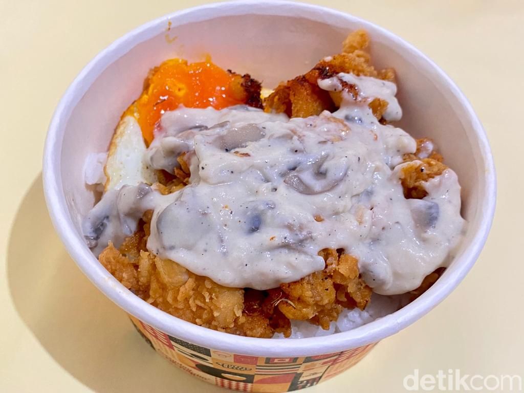 Truffle Belly: Gurih Creamy Truffle Chicken Rice dengan Saus Jamur dan Mentai