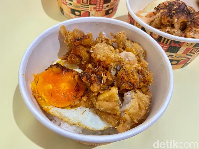 Truffle Belly: Gurih Creamy Truffle Chicken Rice dengan Saus Jamur dan Mentai