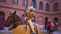 Las Ventas, Madrid menjadi tempat untuk para turis maupun warga local menikmati pertunjukkan ini secara langsung.