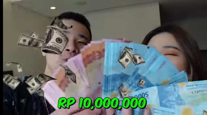 Bukan Adu Langsing, Youtuber Ini Adu Cepat Naikkan Berat Badan