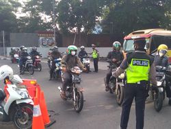 COVID di Indonesia: Kabar Terbaru soal Penyekatan PPKM Darurat Jadetabek