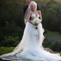 Dalam unggahannya terungkap jika Gwen dan Blake menikah pada 3 Juli lalu. Pasangan Hollywood yang sama-sama penyanyi itu menikah setelah berpacaran selama enam tahun. Foto: Instagram @marielhaenn