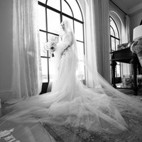 Mereka sendiri sudah bertunangan sejak Oktober 2020. Ketika itu, Gwen Stefani yang tergabung dalam band No Doubt membagikan foto yang menunjukkannya sudah dilamar. Foto: Instagram @marielhaenn