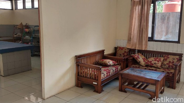 Gedung Wiyata Guna dialihfungsi jadi lokasi isolasi pasien Corona. Gedung milik Kemensos itu akan difungsikan jadi tempat isolasi pasien COVID-19 tanpa gejala.