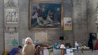 Sekitar 200 orang imigran yang mogok makan selama 44 hari, menempati sebuah gereja dan kampus di Brussel, Belgia, untuk mendorong pemerintah menanggapi kondisi mereka. (Olivier Matthys/Getty Images)