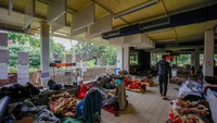 Para imigran ilegal ini sudah menjalankan aksi mogok makan selama 44 hari. Tampak para pendemo bertahan di kampus Université Libre de Bruxelles ULB, Brussel, Belgia, Senin (5/7/2021). (Olivier Matthys/Getty Images)