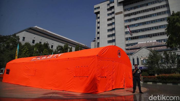 Kala Kantor Wali Kota Jakut Jadi Lokasi Isolasi Pasien Corona Kasus COVID-19 di Ibu Kota melonjak beberapa bulan terakhir. Kantor Wali Kota Jakarta Utara pun kini disiapkan jadi lokasi isolasi pasien Corona.