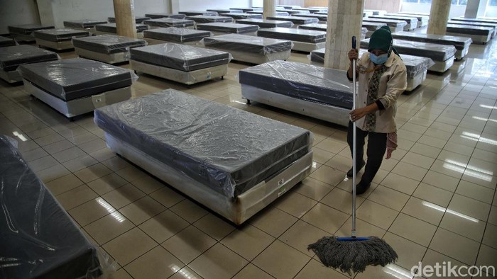 Kasus COVID-19 di Ibu Kota melonjak beberapa bulan terakhir. Kantor Wali Kota Jakarta Utara pun kini disiapkan jadi lokasi isolasi pasien Corona.