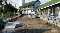 Di pulau ini terdapat Rumah Lampu William Torren peninggalan kolonial Belanda yang memiliki peran penting dalam jalur pelayaran.