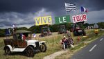 Cek Lagi Kreatifitas Penonton Tour de France