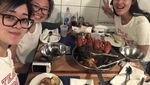 Makin Cantik, Gaya Gracia Indri Saat Floating Breakfast hingga Dinner Mewah