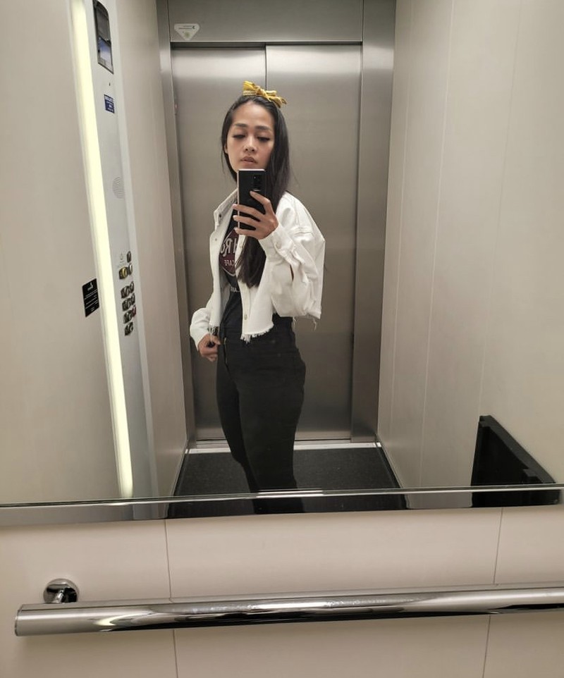 Makin Cantik, Gaya Gracia Indri Saat Floating Breakfast hingga Dinner Mewah
